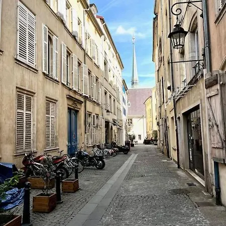 Apartment Studio En Plein Coeur De La Vieille Nancy