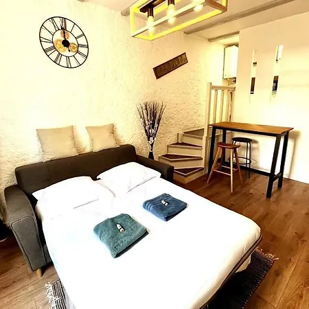 Appartement Studio En Plein Coeur De La Vieille *